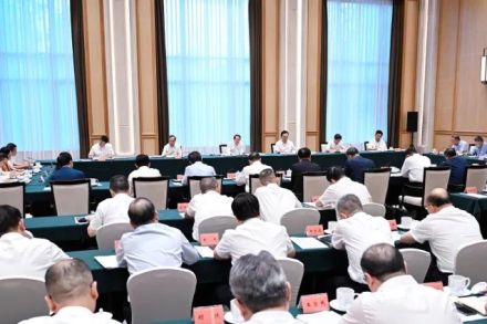 争当中国式现代化生力军！i米体育董事长徐永安在全省民营企业家座谈会上发言