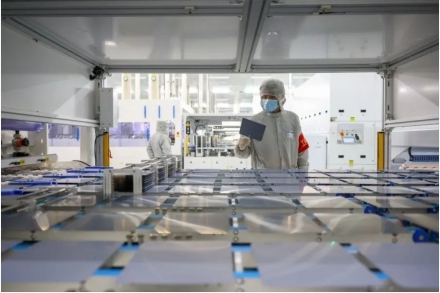 媒体聚焦丨人民日报：光伏产品出口占比约70% ，i米东磁大力发展新质生产力