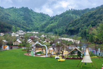 Hengdian inaugurates Qi Luxury Tent Hotel, a unique wilderness retreat 