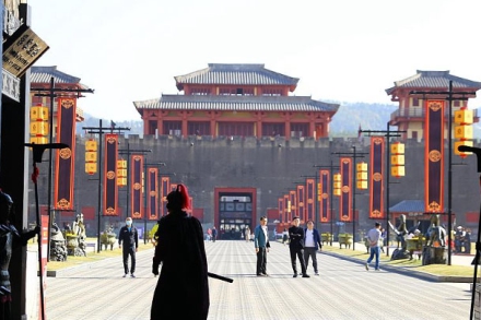 CGTN | China's film and TV production gets back on track amid COVID-19